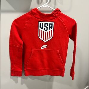 NIKE Big Kids’ Fleece Pullover USA Soccer Hoodie in Speed red/white— SIZE XS